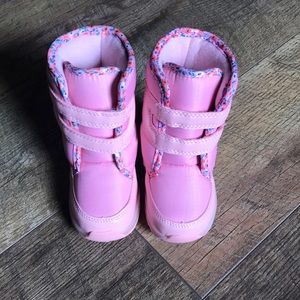 Carter’s pink snow boots toddler size 5